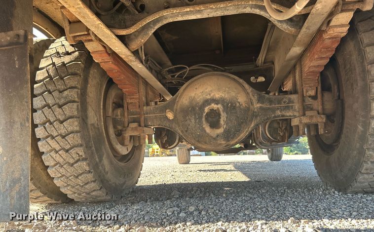 image for item DI7890 1990 International 4700  bucket truck