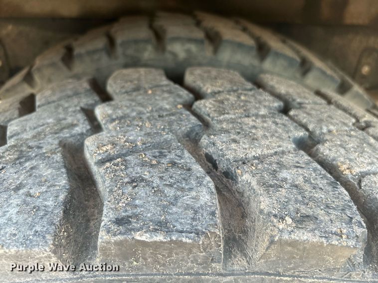 image for item DI7890 1990 International 4700  bucket truck