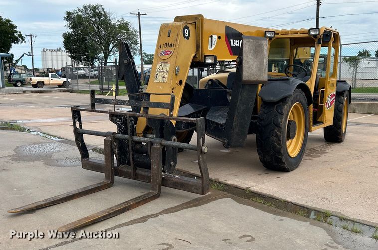 image for item DI7895 2012 Caterpillar TL943  telehandler