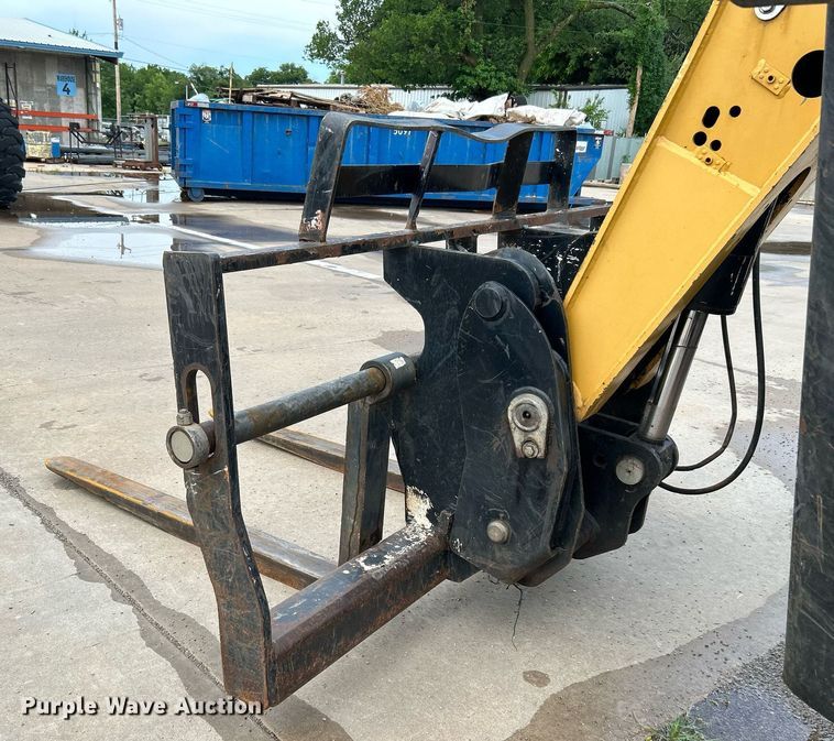 image for item DI7895 2012 Caterpillar TL943  telehandler