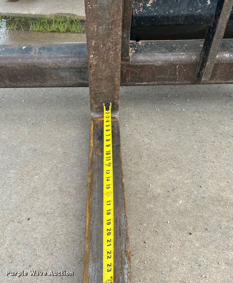 image for item DI7895 2012 Caterpillar TL943  telehandler