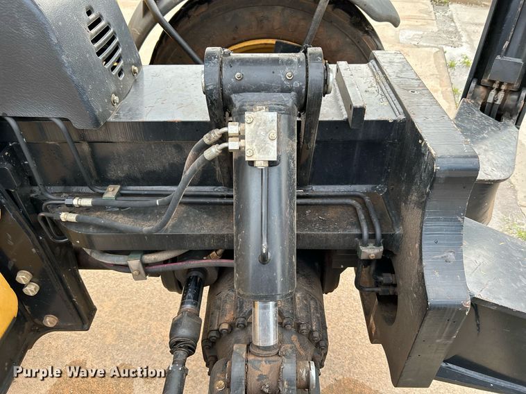 image for item DI7895 2012 Caterpillar TL943  telehandler