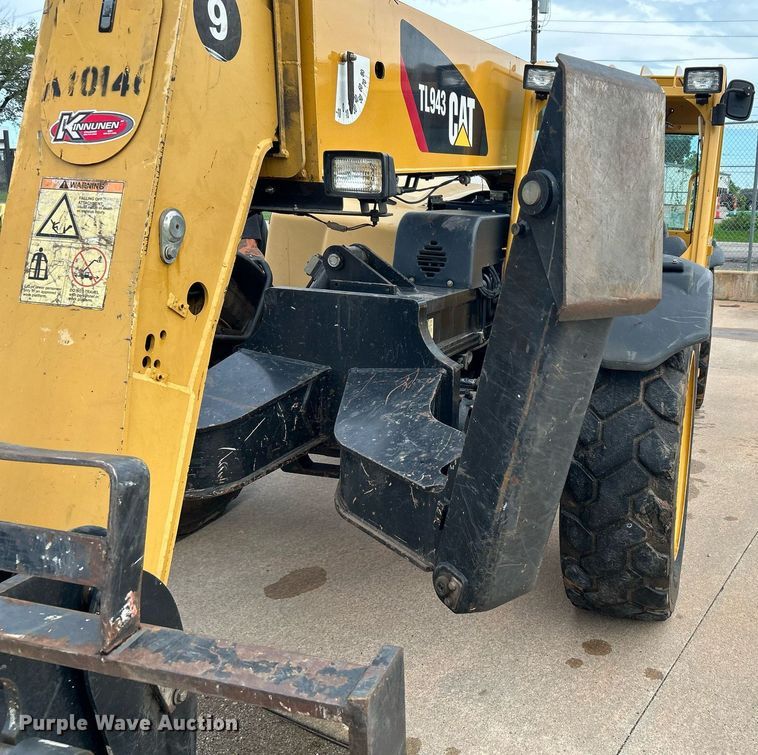 image for item DI7895 2012 Caterpillar TL943  telehandler