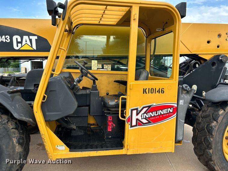 image for item DI7895 2012 Caterpillar TL943  telehandler
