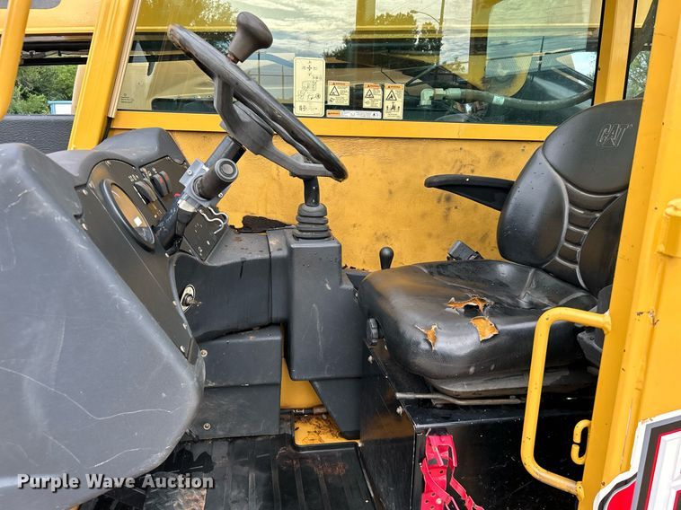 image for item DI7895 2012 Caterpillar TL943  telehandler