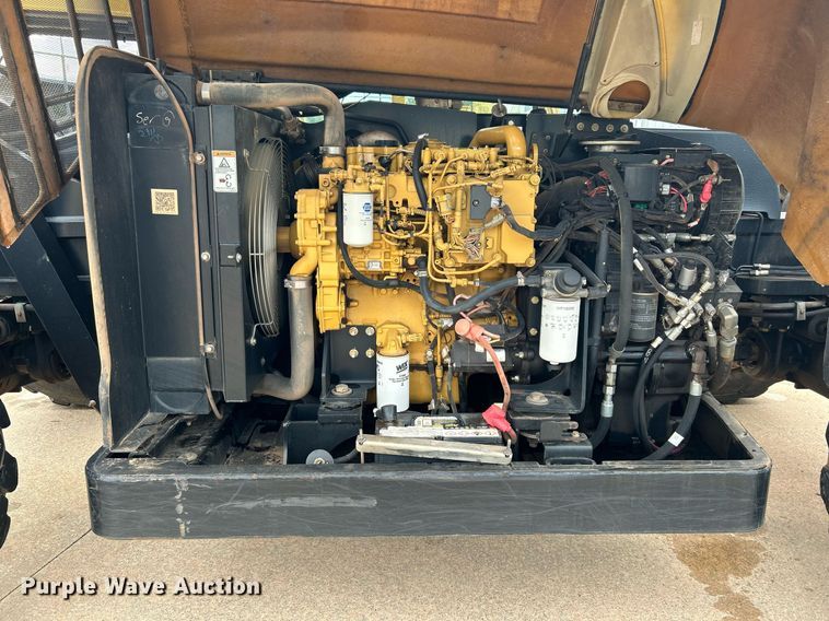 image for item DI7895 2012 Caterpillar TL943  telehandler