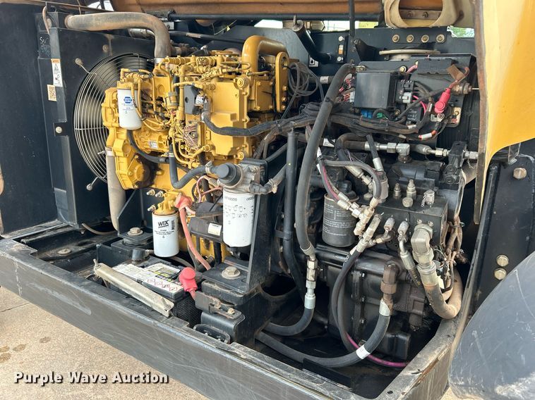 image for item DI7895 2012 Caterpillar TL943  telehandler