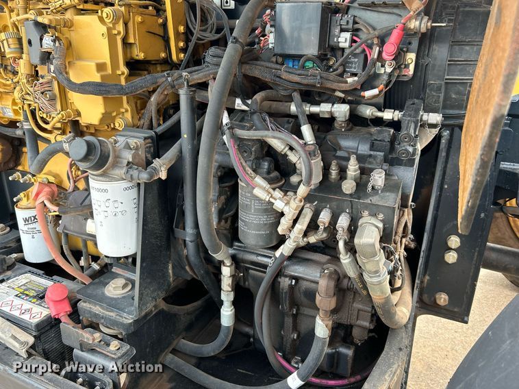 image for item DI7895 2012 Caterpillar TL943  telehandler