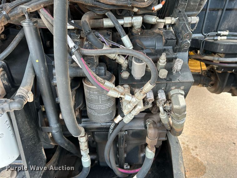 image for item DI7895 2012 Caterpillar TL943  telehandler