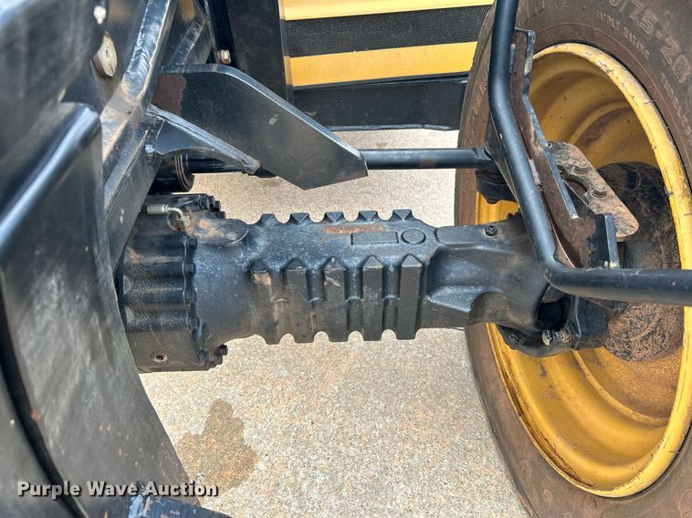 image for item DI7895 2012 Caterpillar TL943  telehandler