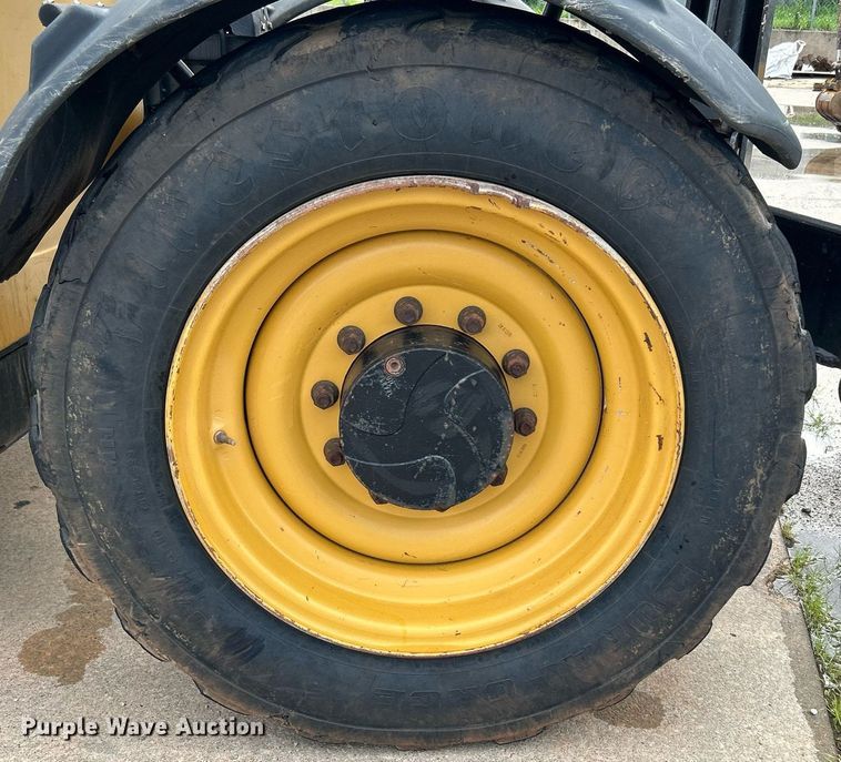 image for item DI7895 2012 Caterpillar TL943  telehandler