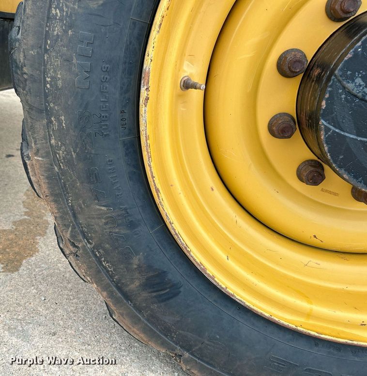 image for item DI7895 2012 Caterpillar TL943  telehandler