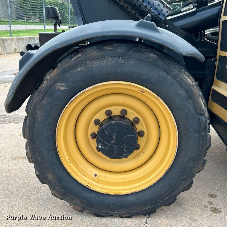 image for item DI7895 2012 Caterpillar TL943  telehandler