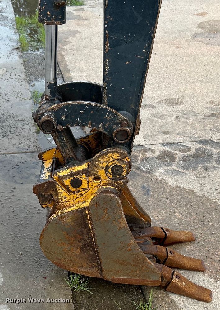 image for item DI7896 2016 John Deere 17G  mini excavator