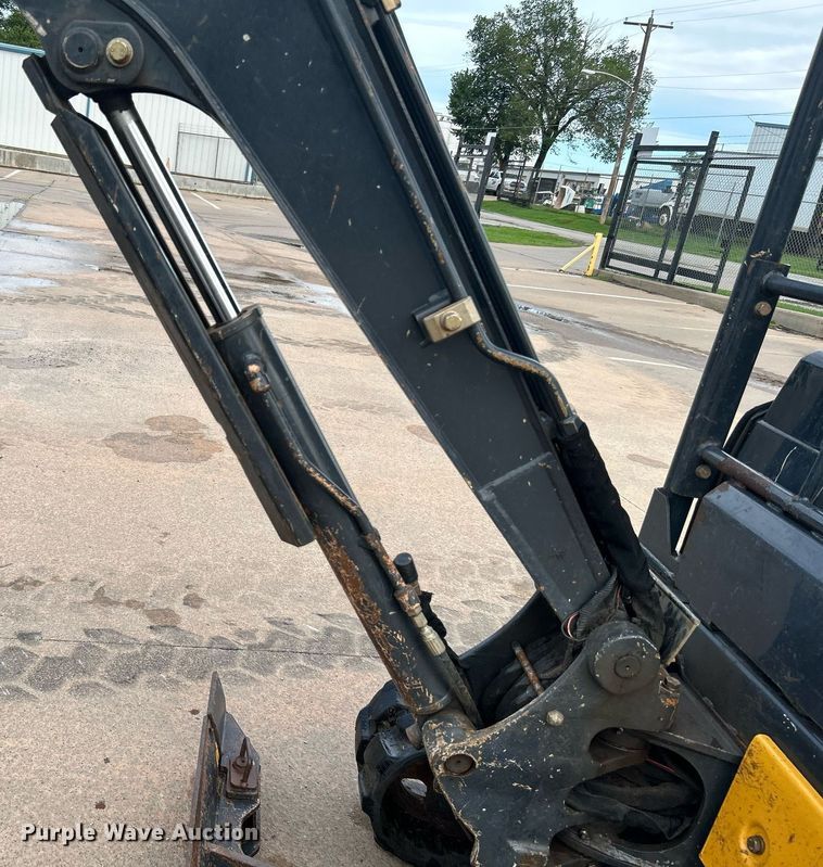 image for item DI7896 2016 John Deere 17G  mini excavator