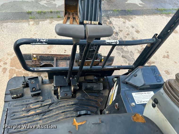 image for item DI7896 2016 John Deere 17G  mini excavator