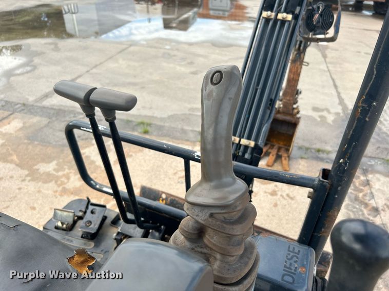 image for item DI7896 2016 John Deere 17G  mini excavator