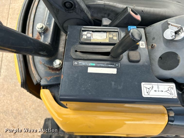 image for item DI7896 2016 John Deere 17G  mini excavator