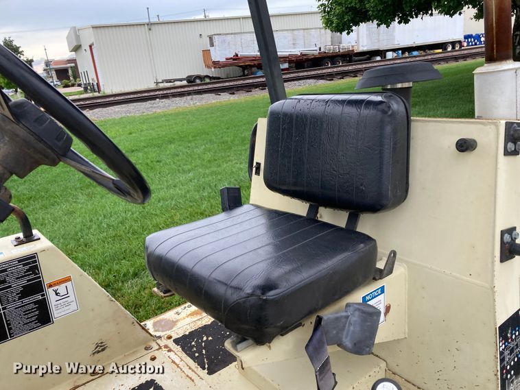 image for item DJ6180 1998 Ingersoll Rand RT-708G  forklift