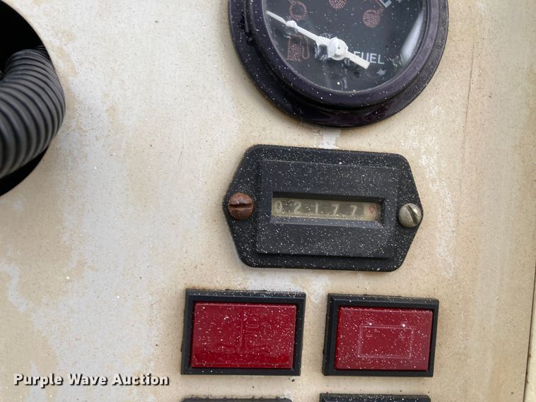 image for item DJ6180 1998 Ingersoll Rand RT-708G  forklift