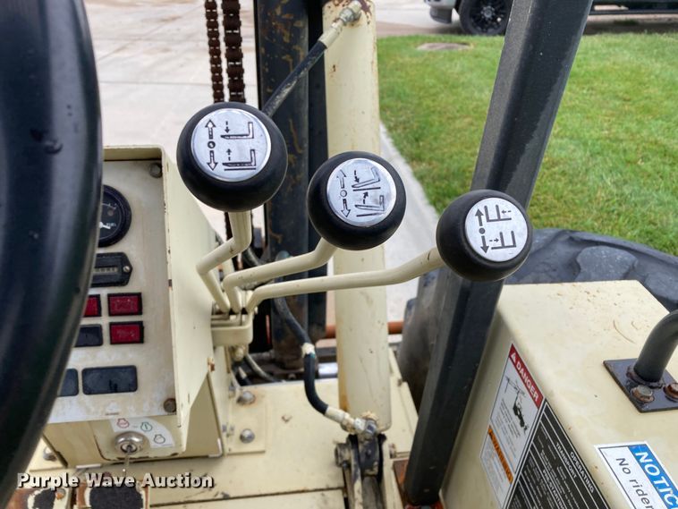 image for item DJ6180 1998 Ingersoll Rand RT-708G  forklift