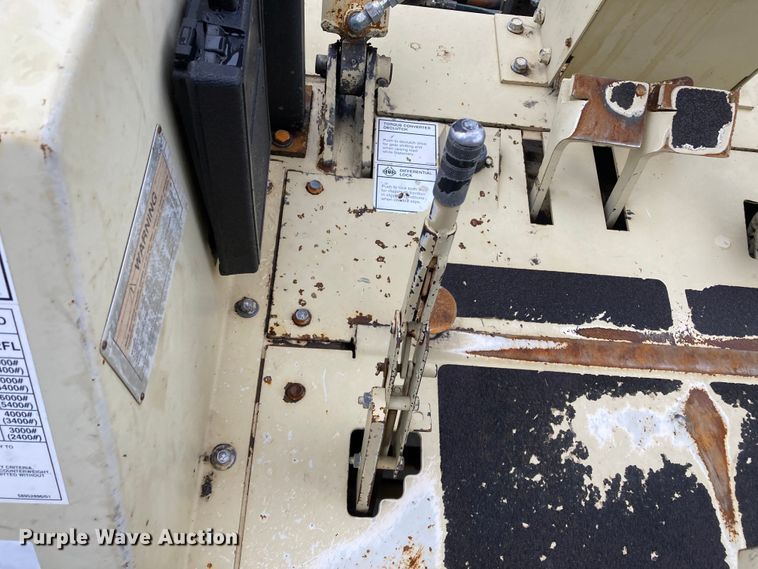 image for item DJ6180 1998 Ingersoll Rand RT-708G  forklift