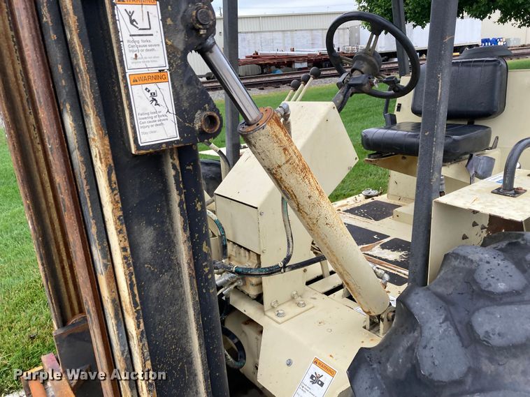 image for item DJ6180 1998 Ingersoll Rand RT-708G  forklift