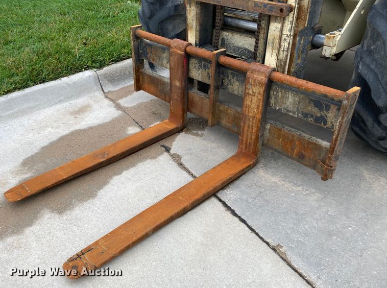 image for item DJ6180 1998 Ingersoll Rand RT-708G  forklift