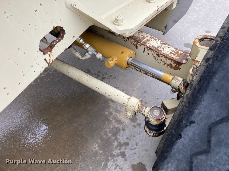 image for item DJ6180 1998 Ingersoll Rand RT-708G  forklift