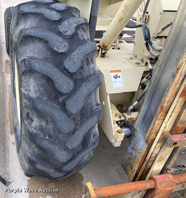 image for item DJ6180 1998 Ingersoll Rand RT-708G  forklift