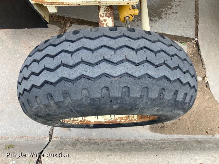 image for item DJ6180 1998 Ingersoll Rand RT-708G  forklift