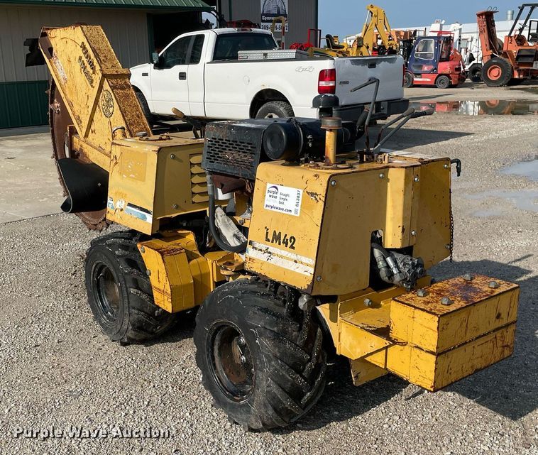 image for item DL3837 1999 Vermeer LM42  rock saw