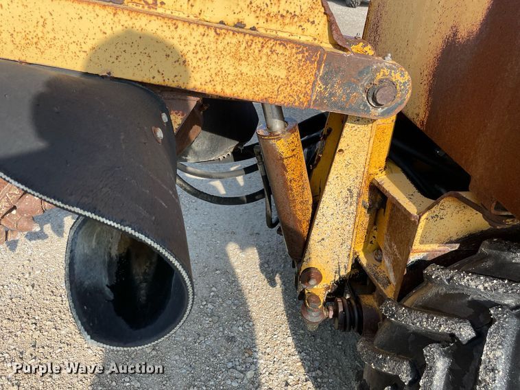 image for item DL3837 1999 Vermeer LM42  rock saw