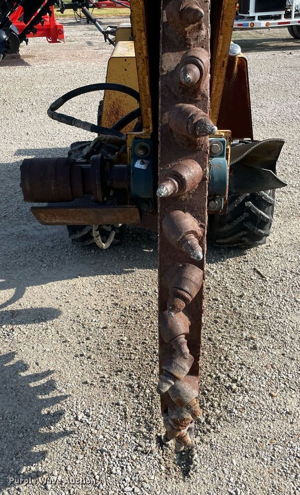 image for item DL3837 1999 Vermeer LM42  rock saw