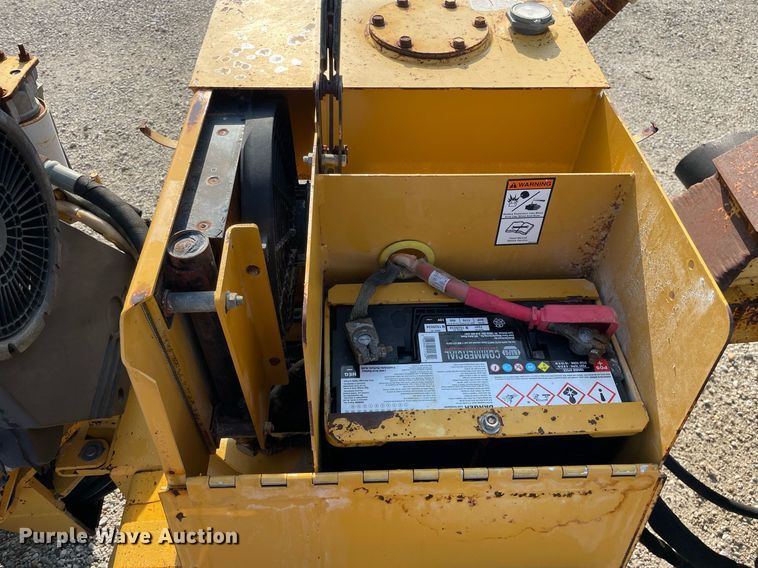 image for item DL3837 1999 Vermeer LM42  rock saw