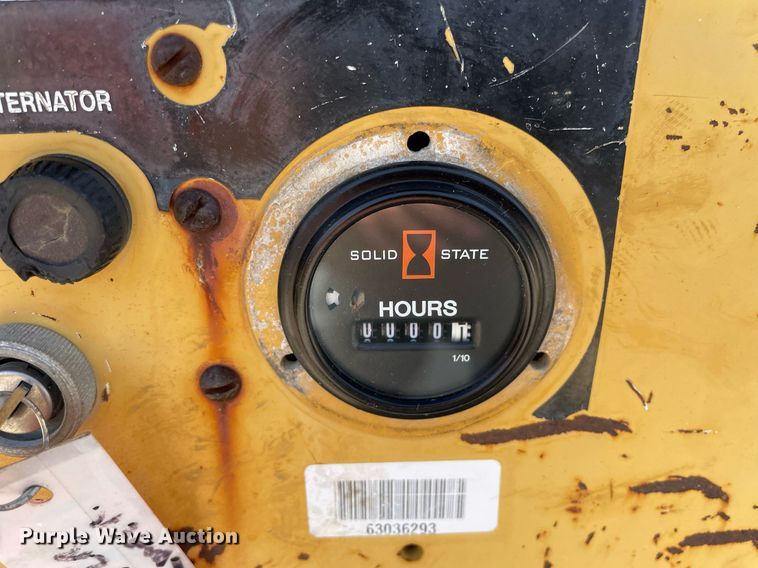 image for item DL3837 1999 Vermeer LM42  rock saw