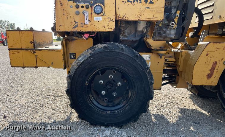 image for item DL3837 1999 Vermeer LM42  rock saw