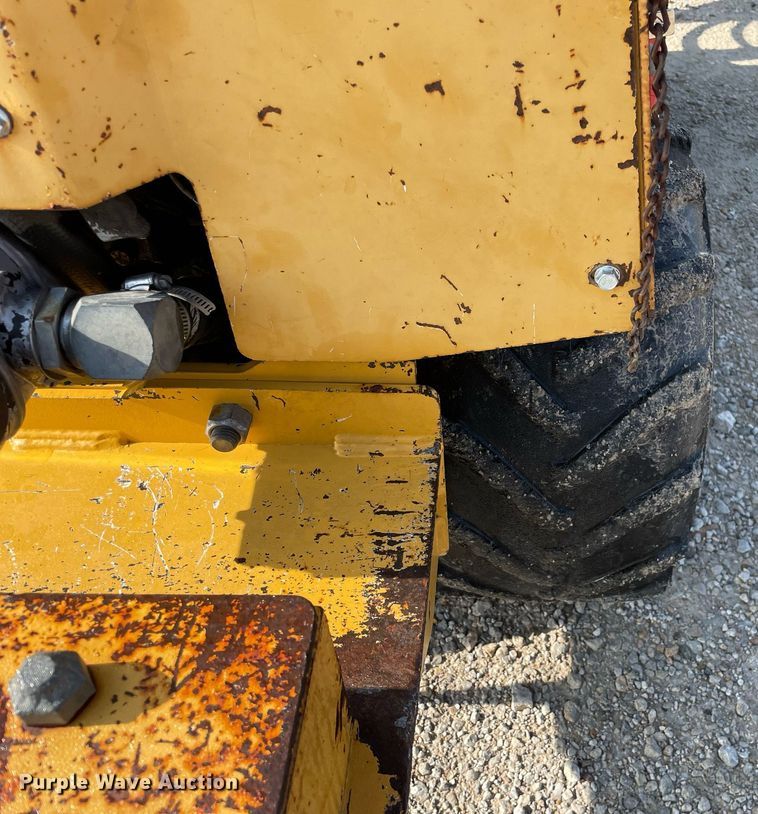 image for item DL3837 1999 Vermeer LM42  rock saw