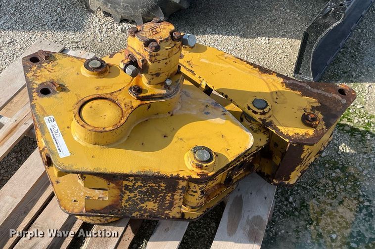 image for item DL3837 1999 Vermeer LM42  rock saw