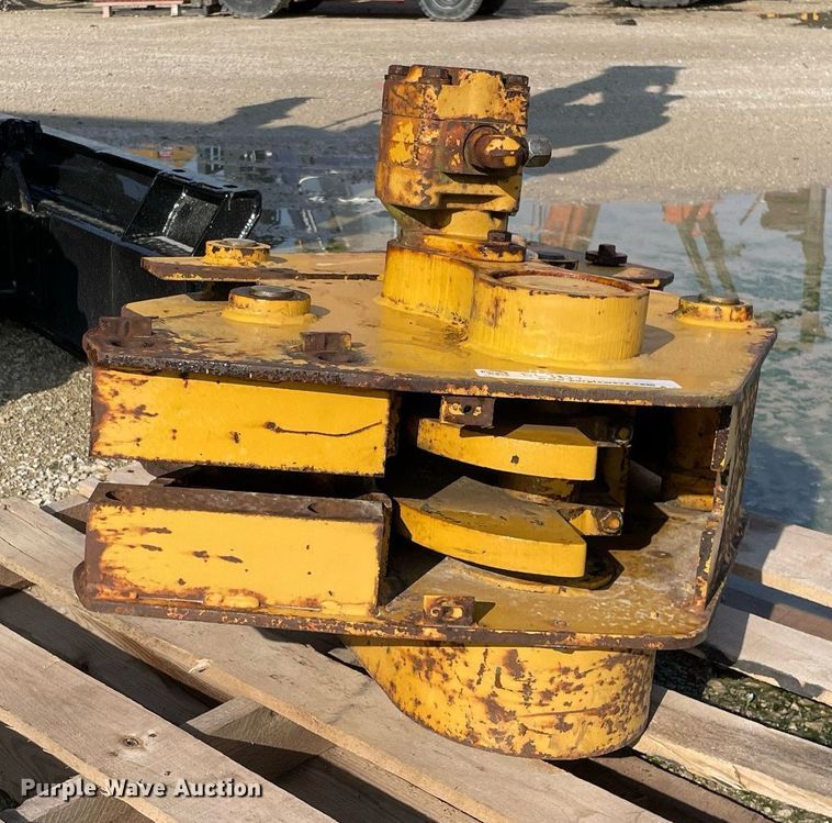 image for item DL3837 1999 Vermeer LM42  rock saw