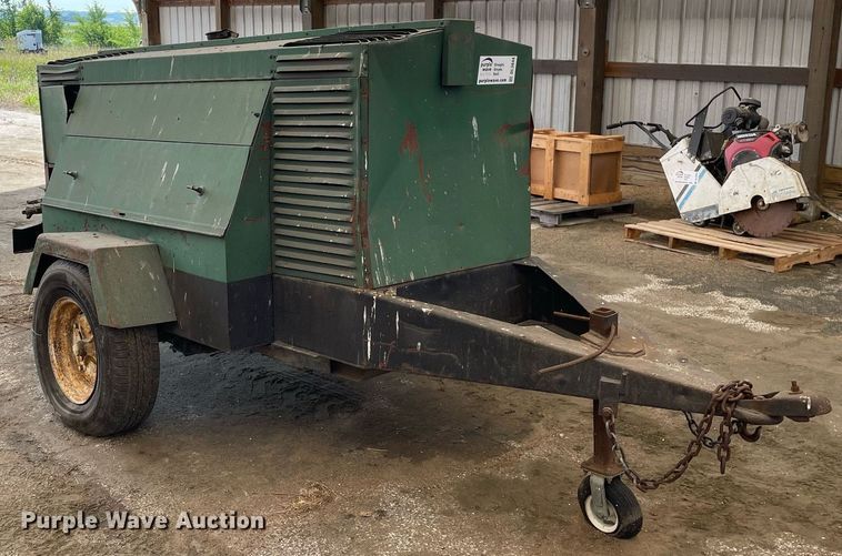 image for item DL3844 Smith  air compressor