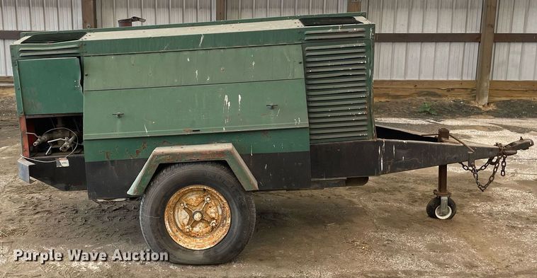 image for item DL3844 Smith  air compressor