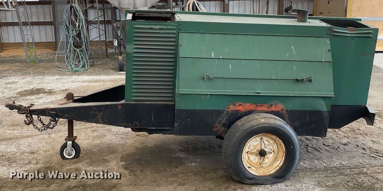 image for item DL3844 Smith  air compressor