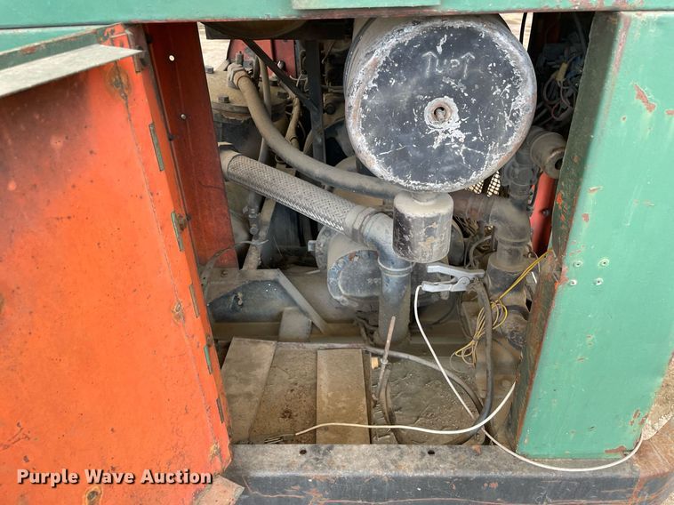 image for item DL3844 Smith  air compressor