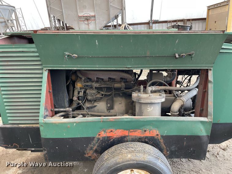 image for item DL3844 Smith  air compressor