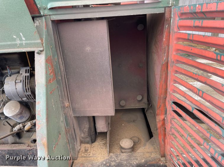 image for item DL3844 Smith  air compressor