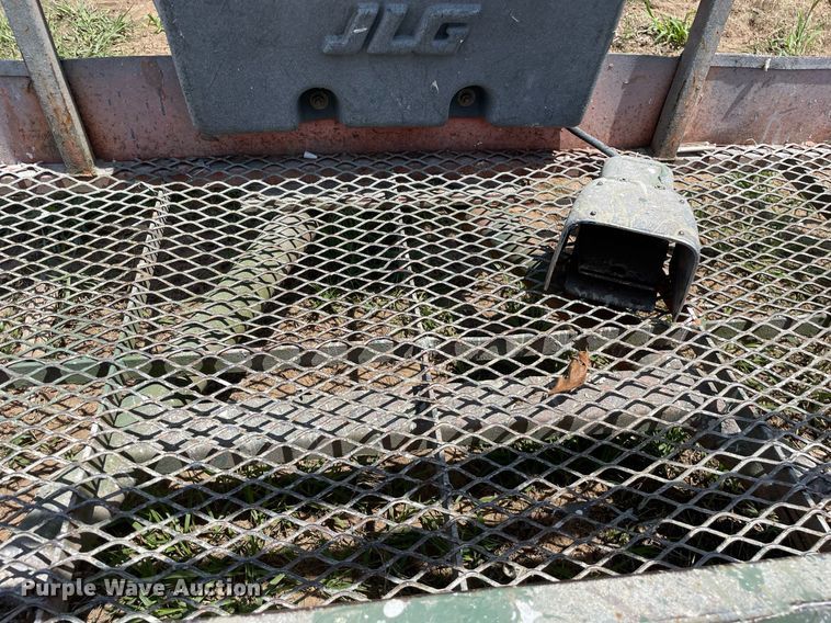 image for item DL3846 1999 JLG 601S  boom lift