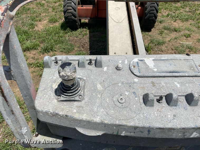 image for item DL3846 1999 JLG 601S  boom lift