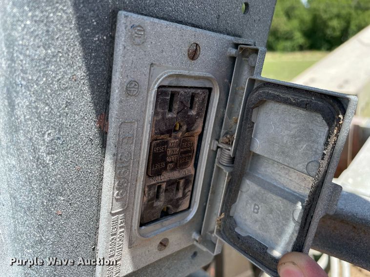 image for item DL3846 1999 JLG 601S  boom lift