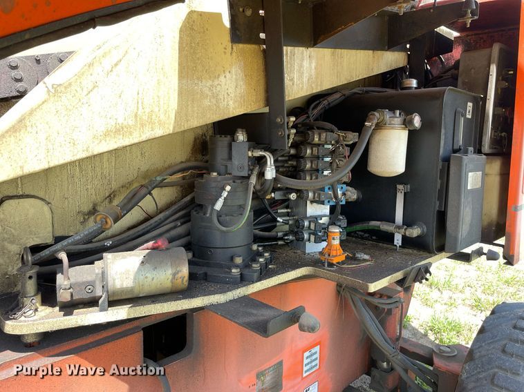 image for item DL3846 1999 JLG 601S  boom lift